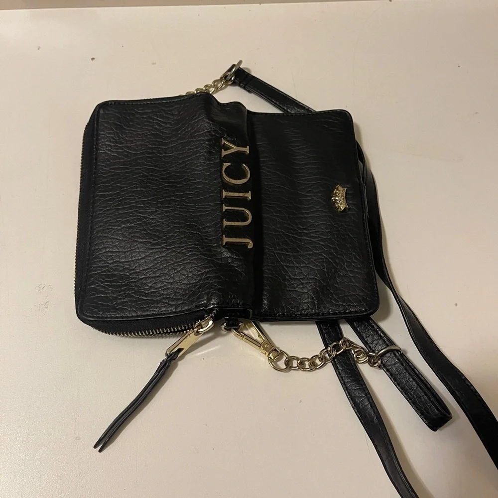 JUICY COUTURE • WALLETS AND CARDHOLDERS. Beautiful wallet with big logo in top